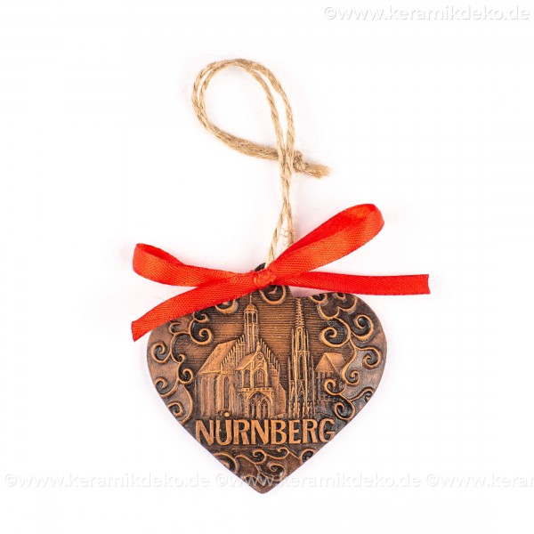 Nürnberg - Schöner Brunnen - Herzform, braun, handgefertigte Keramik, Weihnachtsbaum-Hänger